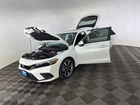 Used 2024 Honda Civic EX-L image 11