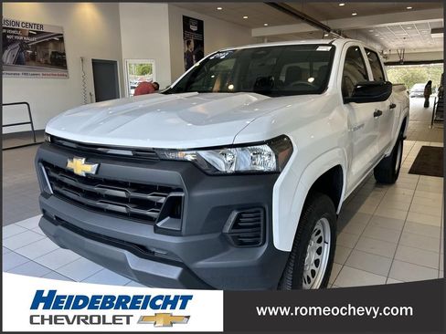 Used 2023 Chevrolet Colorado W/T w/ Safety Package RWD image 6