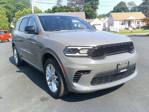 Used 2024 Dodge Durango GT AWD/4WD image 13