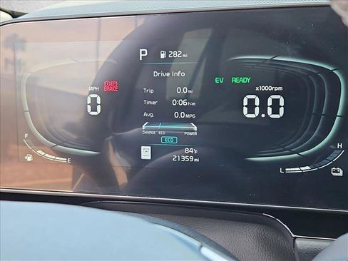 Used 2024 Kia Niro EX Touring FWD image 11