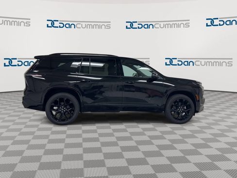 New 2026 Chevrolet Traverse RS w/ LPO, Floor Liner Package AWD/4WD image 9
