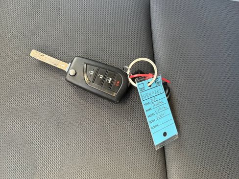 Used 2025 Toyota Corolla LE FWD image 34