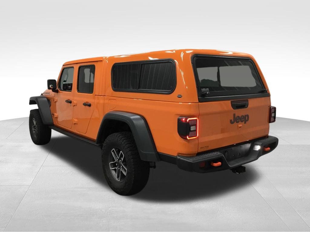Used 2025 Jeep Gladiator Mojave AWD/4WD image 14