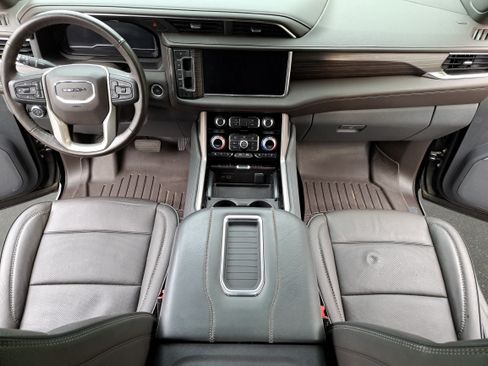 Used 2022 GMC Yukon XL Denali w/ Max Trailering Package AWD/4WD image 9