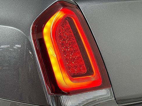 Used 2022 Chrysler 300 S image 35