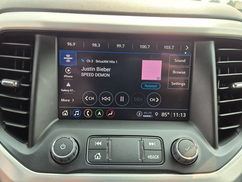 Certified 2023 GMC Acadia SLT w/ Technology Package FWD image 12