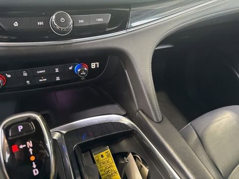 Used 2019 Buick Enclave Essence image 23