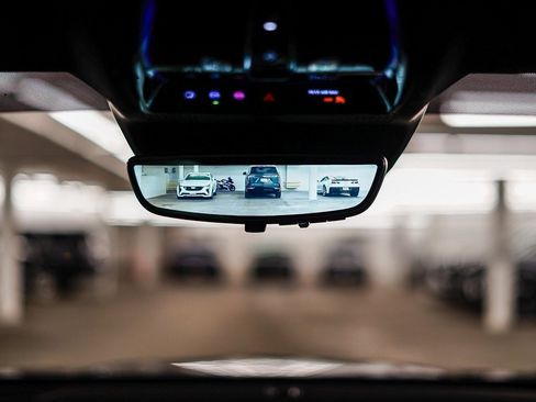 Used 2026 Cadillac Vistiq Sport image 12