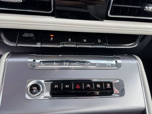 Used 2025 Lincoln Aviator AWD w/ Equipment Group 101A image 27