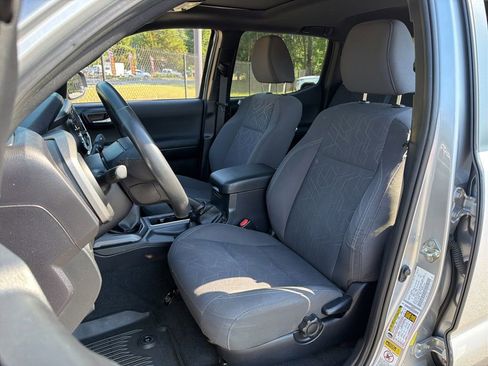 Used 2017 Toyota Tacoma TRD Sport w/ Premium & Technology Package AWD/4WD image 20
