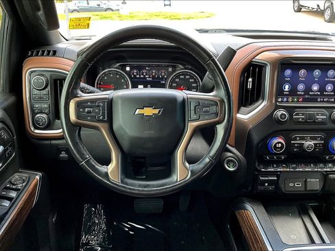 Used 2022 Chevrolet Silverado 3500 High Country w/ Technology Package image 5