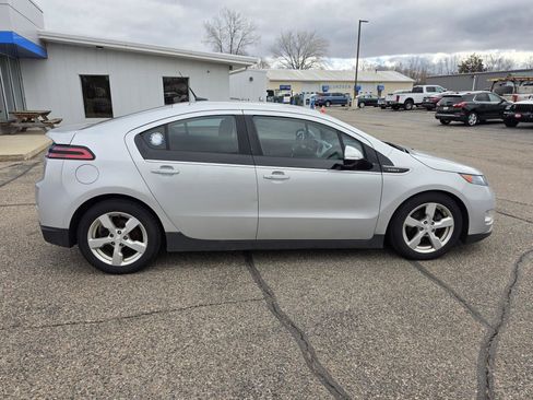 Used 2013 Chevrolet Volt w/ Comfort Package image 3