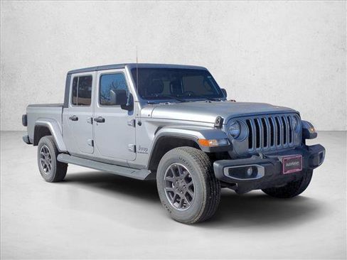 Used 2021 Jeep Gladiator Overland w/ Popular Equipment Package image 3