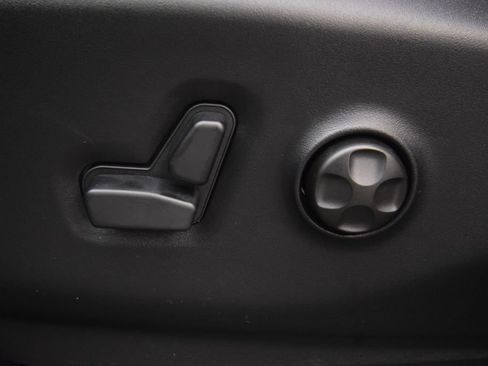 New 2027 Chrysler Pacifica Select AWD/4WD image 32