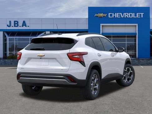 New 2026 Chevrolet Trax LT w/ LT Convenience Package FWD image 4