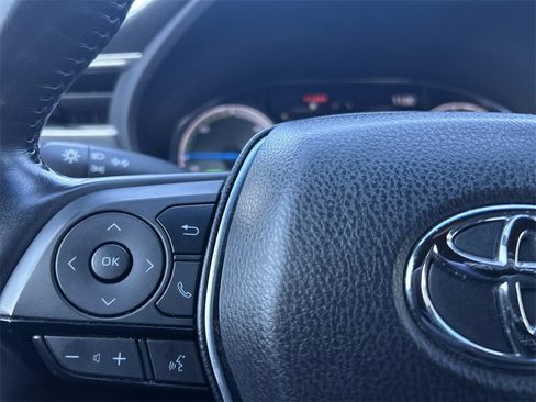 Used 2021 Toyota Venza XLE image 26