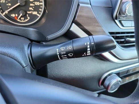 Used 2024 Nissan Altima 2.5 SV image 28