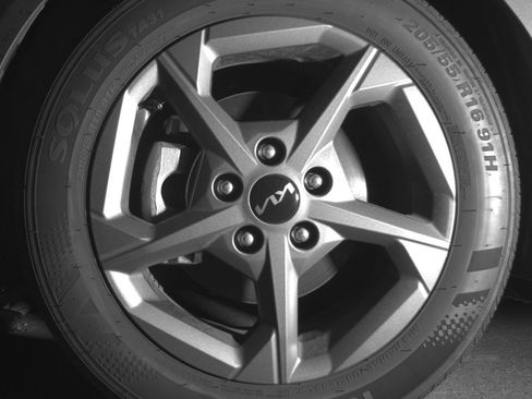 Used 2025 Kia K4 LXS image 12