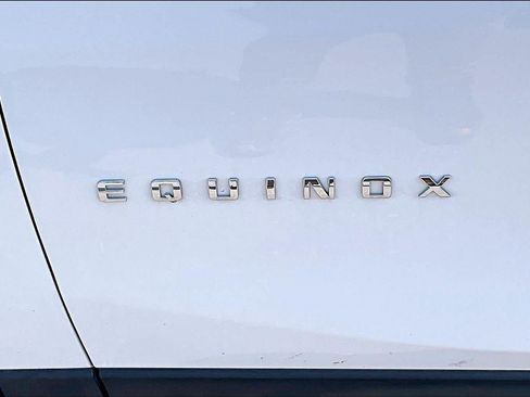 Used 2023 Chevrolet Equinox Premier AWD/4WD image 8