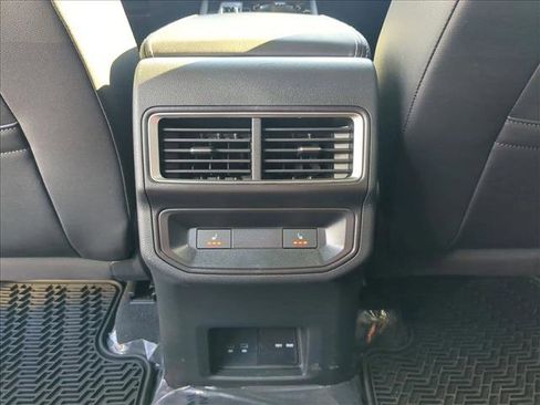 Used 2024 Volkswagen Atlas Cross Sport SEL Premium R-Line image 18