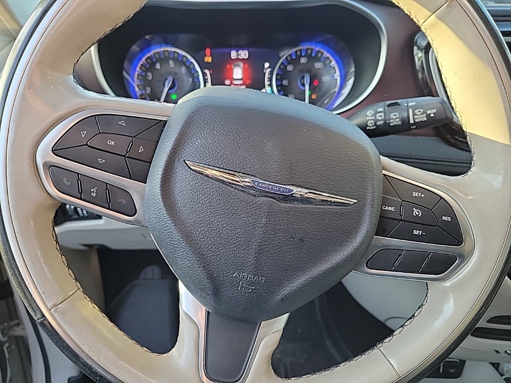 Used 2020 Chrysler Pacifica Limited FWD image 9