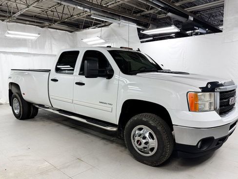 Used 2011 GMC Sierra 3500 SLE w/ SLE Preferred Package image 6
