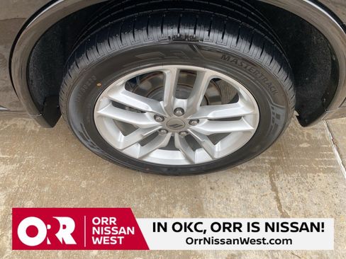 Used 2023 Dodge Durango GT image 9