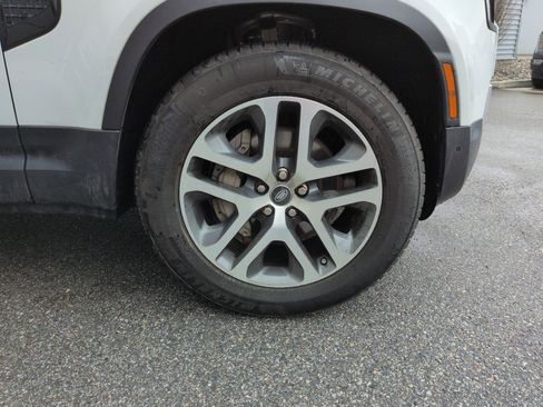 Used 2020 Land Rover Defender 110 HSE image 31