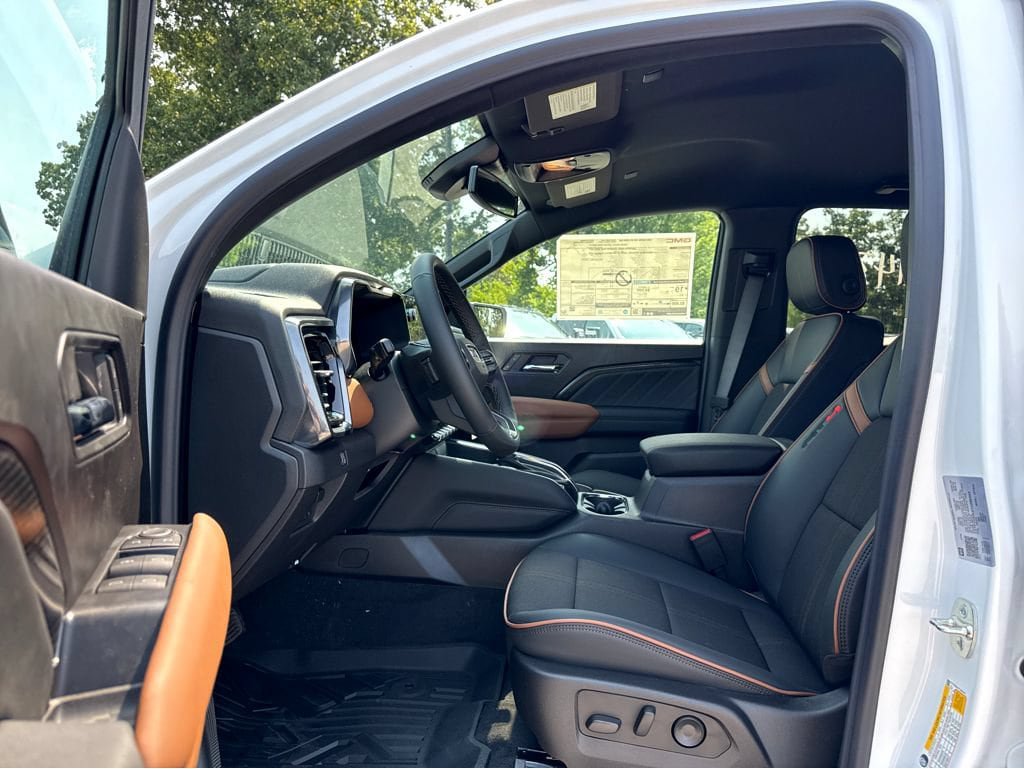 New 2026 GMC Canyon AT4 AWD/4WD image 8