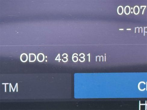 Certified 2023 Volvo XC60 B5 Core w/ Climate Package image 24