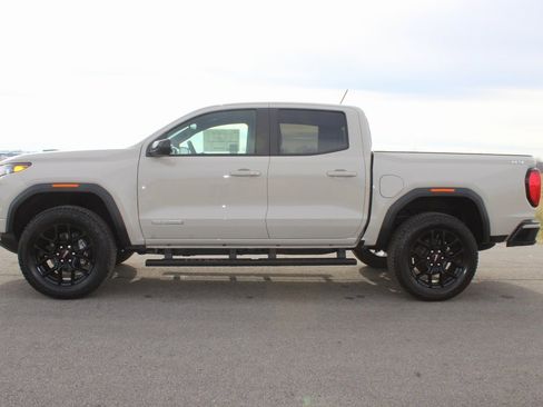 New 2026 GMC Canyon Elevation w/ Convenience Package image 4