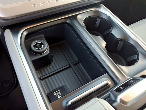 New 2026 Ford Expedition Active image 11