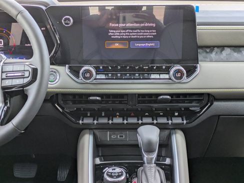 New 2025 Chevrolet Colorado ZR2 w/ Midnight Edition image 19