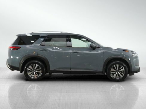 Used 2024 Nissan Pathfinder SL AWD/4WD image 6