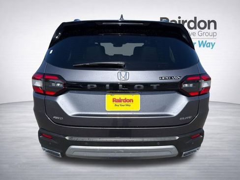 Used 2023 Honda Pilot Elite image 6