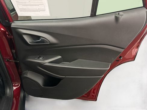 Used 2025 Chevrolet Trax LT w/ Driver Confidence Package FWD image 30