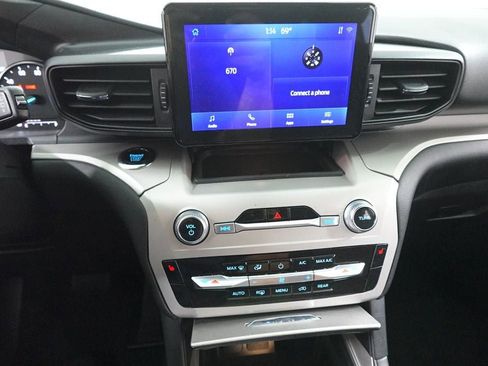 Certified 2024 Ford Explorer XLT image 17