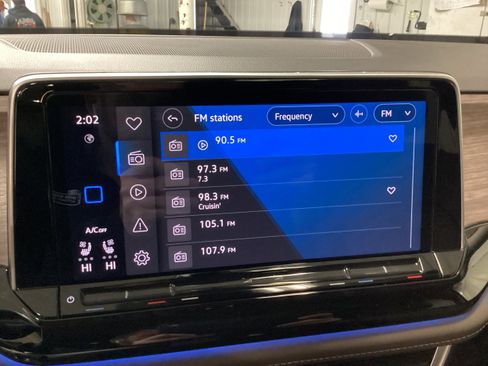 Used 2024 Volkswagen Atlas SEL image 25