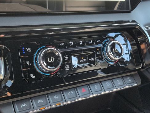 New 2026 GMC Sierra 1500 AT4X AWD/4WD image 32