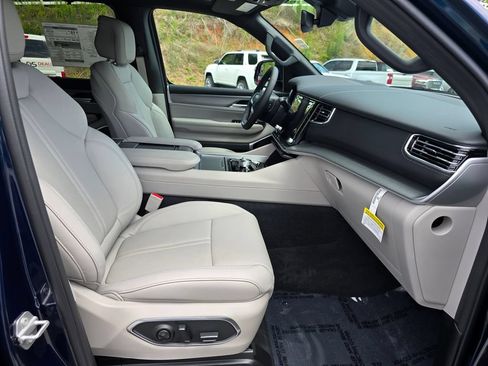 New 2026 Jeep Grand Wagoneer Limited AWD/4WD image 28