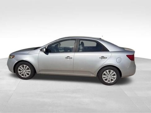 Used 2010 Kia Forte LX w/ Convenience Pkg FWD image 6