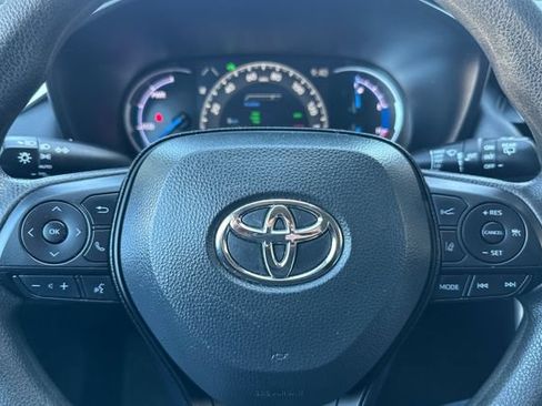 Used 2025 Toyota RAV4 XLE AWD/4WD image 26