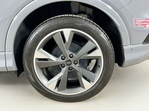 Used 2024 Audi Q4 e-tron Prestige w/ Black Optic Package image 33