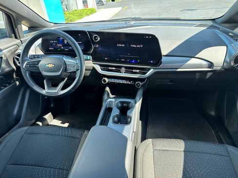 Used 2025 Chevrolet Equinox EV LT FWD image 6