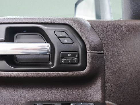 Used 2021 Chevrolet Silverado 2500 LTZ w/ LTZ Premium Package AWD/4WD image 27