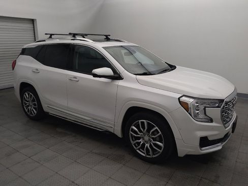 Used 2022 GMC Terrain Denali w/ Denali Premium Package AWD/4WD image 11