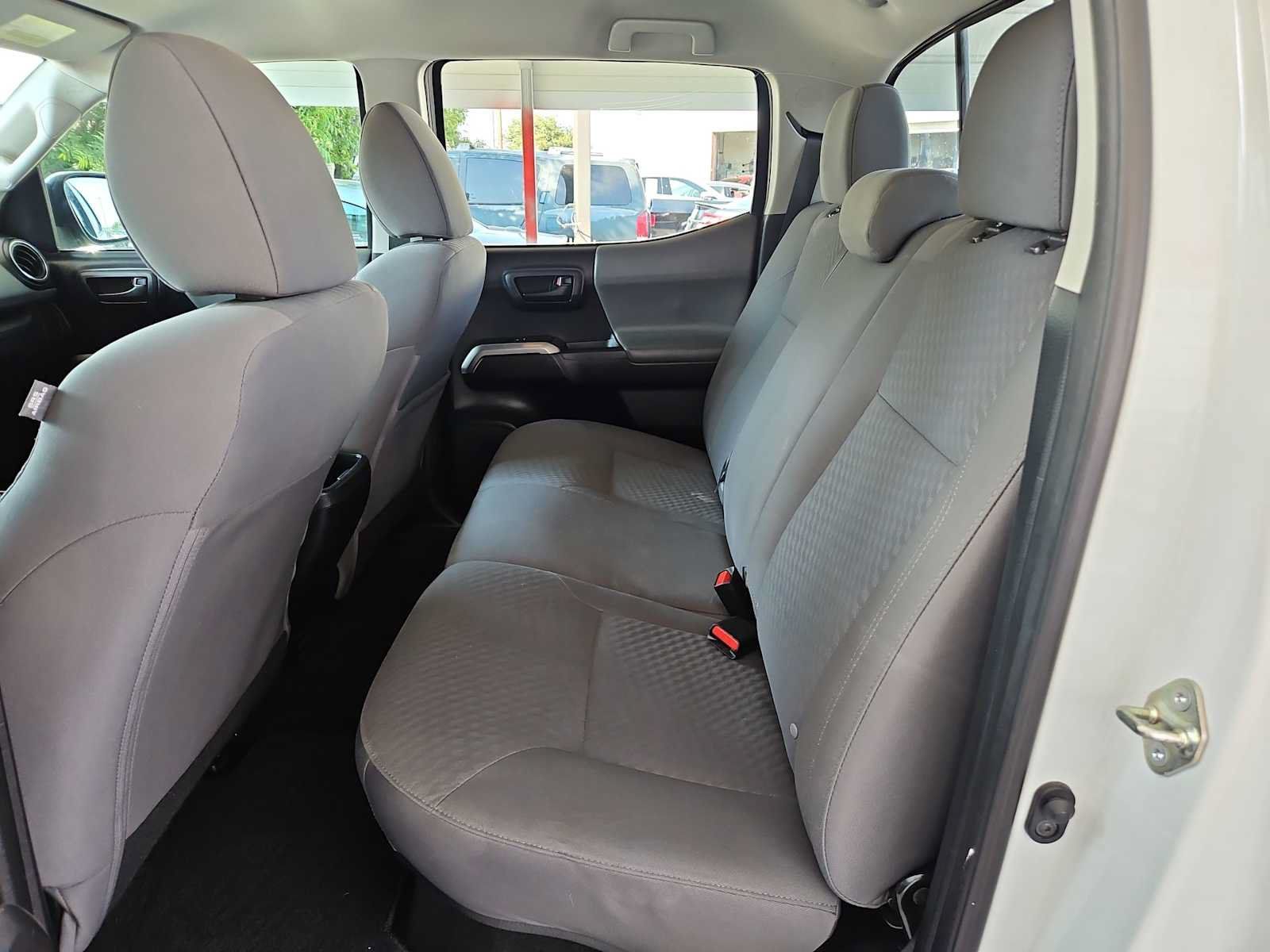 Used 2020 Toyota Tacoma SR5 RWD image 10