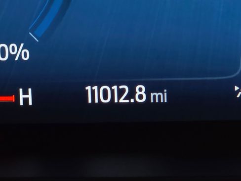 Used 2025 Ford Escape Platinum w/ Premium Technology Package image 36