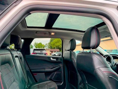 Used 2022 Ford Escape SEL w/ SEL Stealth AWD Package image 12
