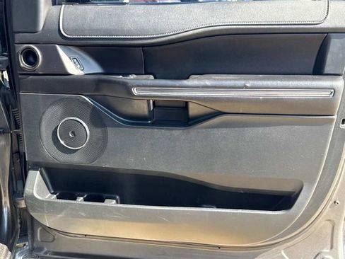 Used 2019 Ford Expedition XLT w/ Equipment Group 202A RWD image 19
